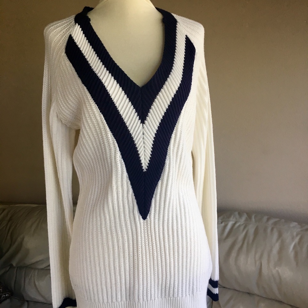 🆕 VENUS Deep V Neck Sweater Top